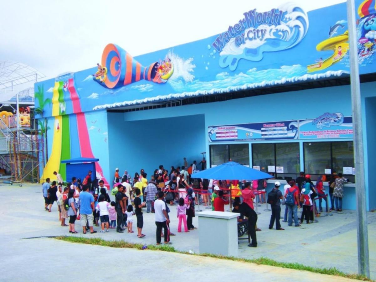Sinar Rasa Homestay At I-Soho, I-City Shah Alam Extérieur photo Splash Island Waterpark