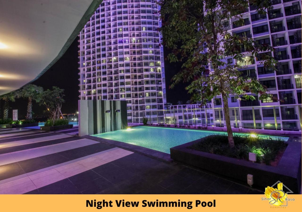 Sinar Rasa Homestay At I-Soho, I-City Shah Alam Extérieur photo Swimming Pool